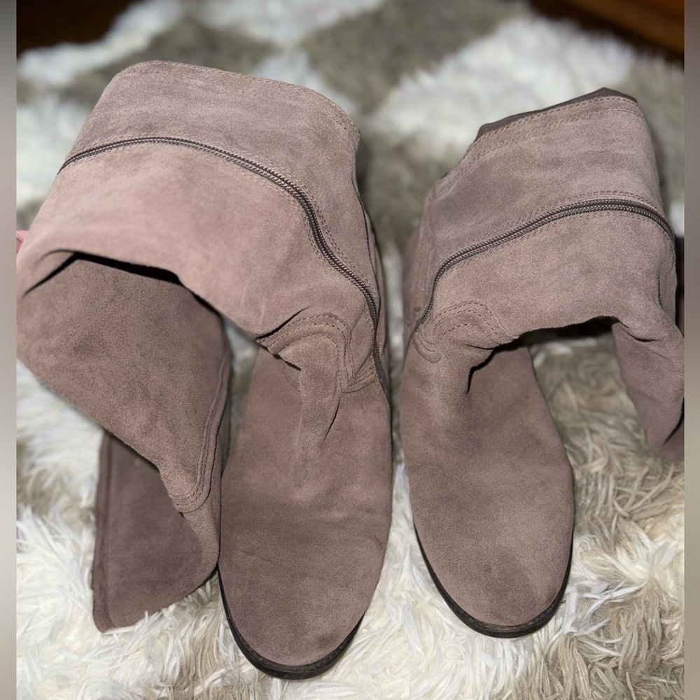 Vince Camuto Taupe Knee-High Boots Pre🩷 - Picture 3 of 7